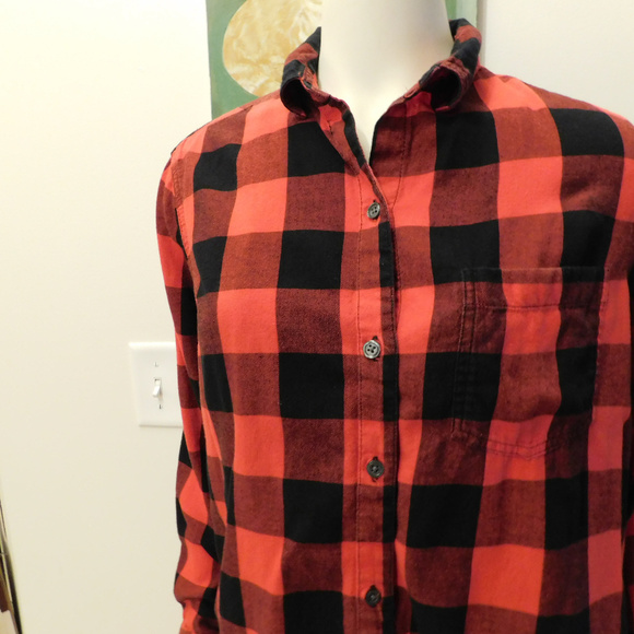 Old Navy Flannel Shirt - Picture 2 of 2